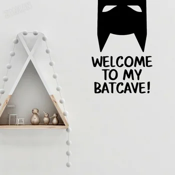 Наклейки на стены с летучей мышью Добро пожаловать в My Batcave, вдохновленные дизайном, Героические наклейки для подростковой комнаты, Виниловая наклейка на дверь, самоклеящаяся фреска Y217