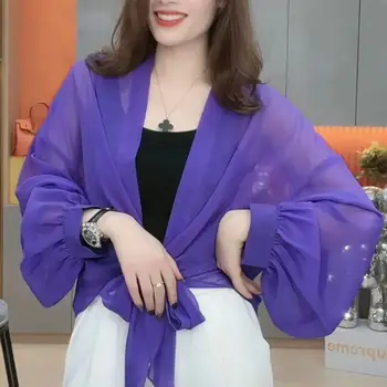 Однотонная солнцезащитная рубашка Женское тонкое пальто с длинным рукавом 2023 Летняя новая свободная модная рубашка Кардиган Топ Белые фиолетовые пальто